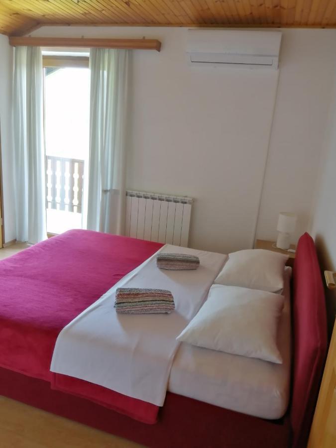 Guesthouse Zafran Smoljanac Ngoại thất bức ảnh