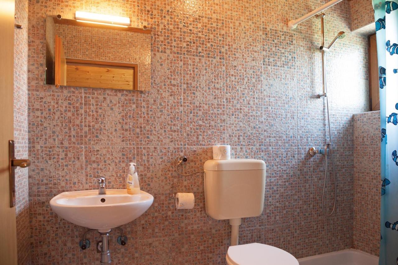 Guesthouse Zafran Smoljanac Ngoại thất bức ảnh